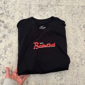 The Nike Tee Loose Fit